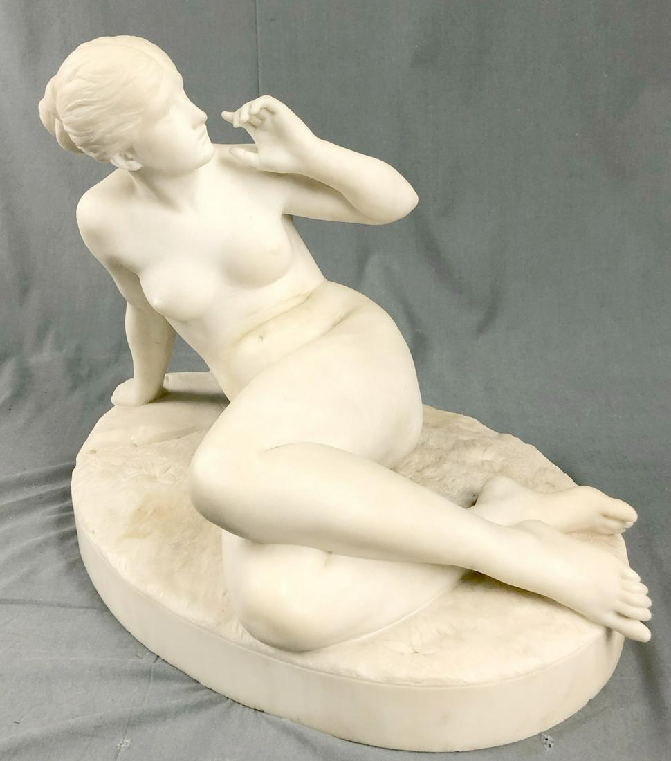 Ferdinand LEPCKE (1866 - 1909). Nude 1890. Nymph Echo?: 42 cm high. 57 cm long and 36 cm wide. (Carrara) marble. Signed and dated. Shipping of this object by a third-party provider possible. A list of selected trusted shipping partners is included with eac