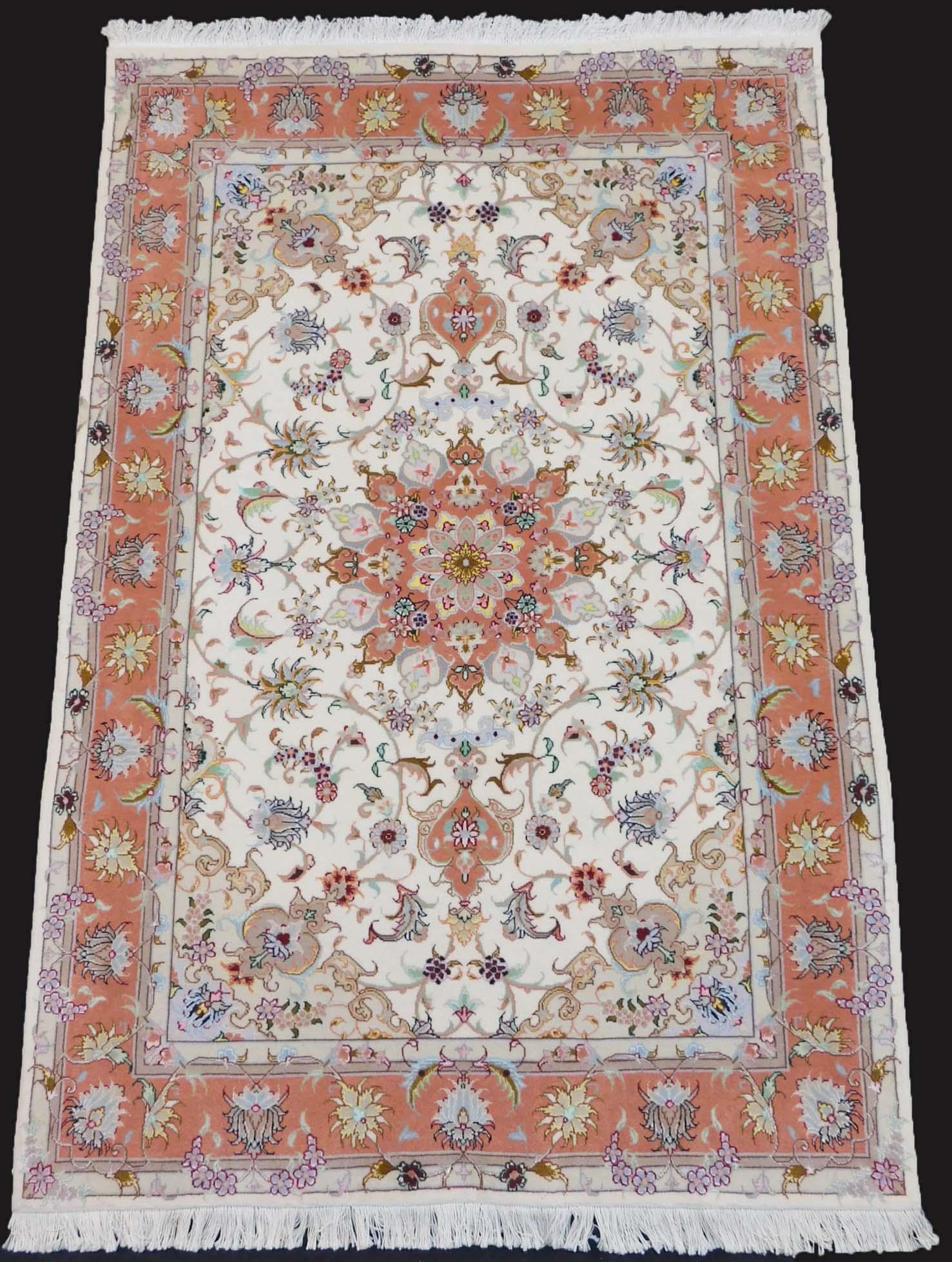 Tabriz Persian Rug, Iran. Fine weave. (1 of 6)