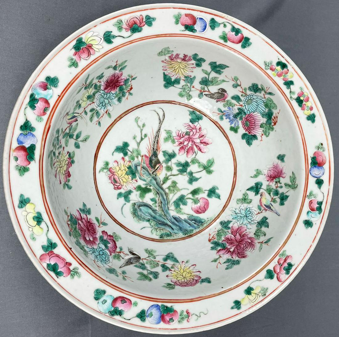 Bowl. Porcelain. Probably Famillé Vert China (1 of 11)