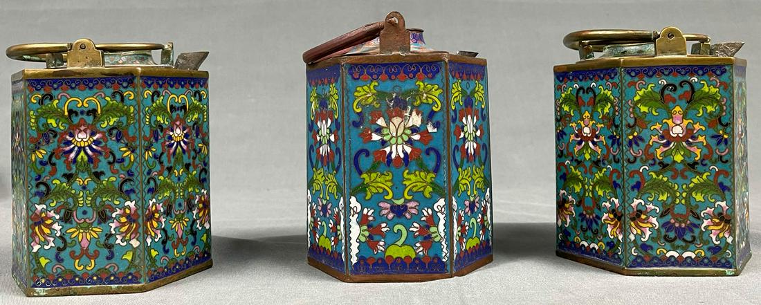3 thermos flasks. Cloisonne. Probably China antique.: Each 12 cm high. With all handles. The inner inset probably zinc. The circumferential cavity for hot water.