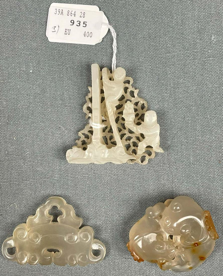 3 carvings probably China, Japan antique. (1 of 11)