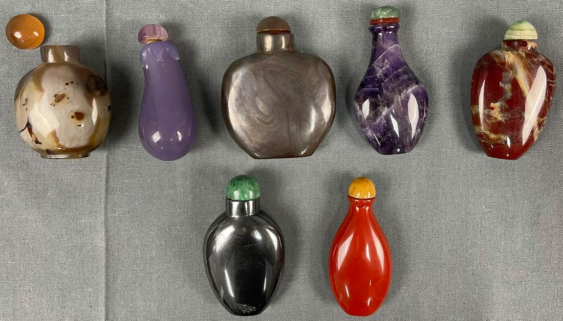 7 snuff bottles. Probably China, Japan old, antique. (1 of 3)