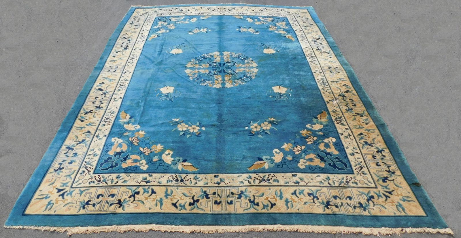 Beijing carpet. Continental quality. China. Antique. (1 of 9)