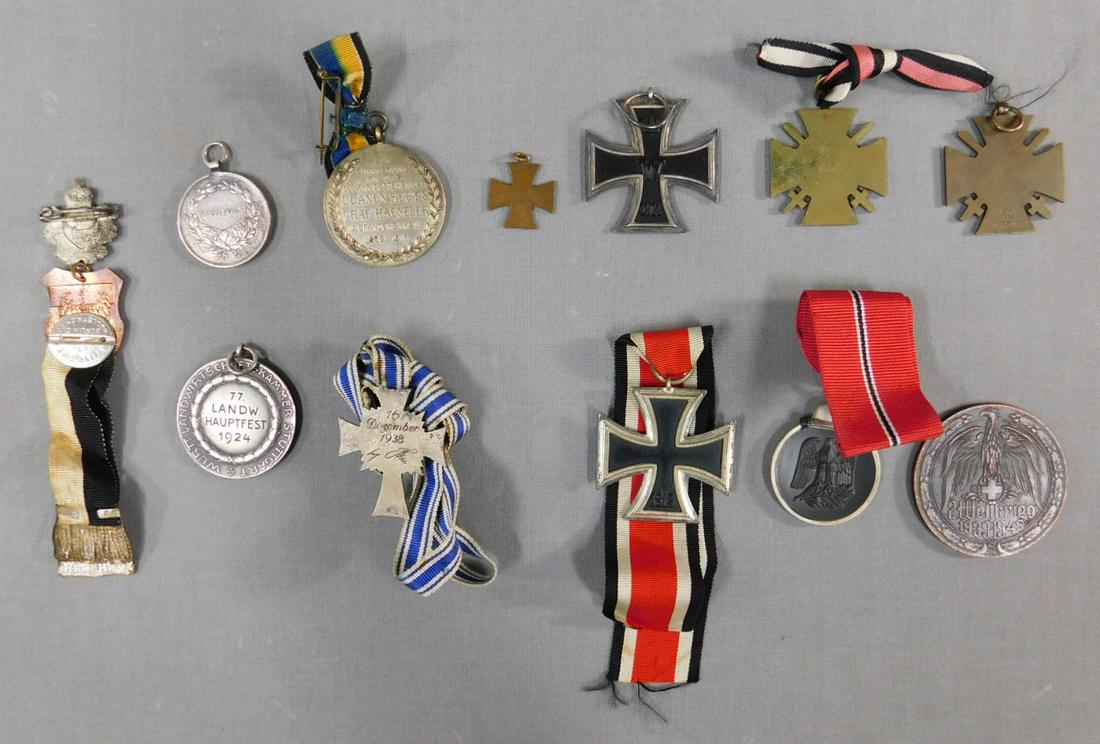 12 Medals and Badges. World War 1 and 2./12 Orden und (1 of 20)