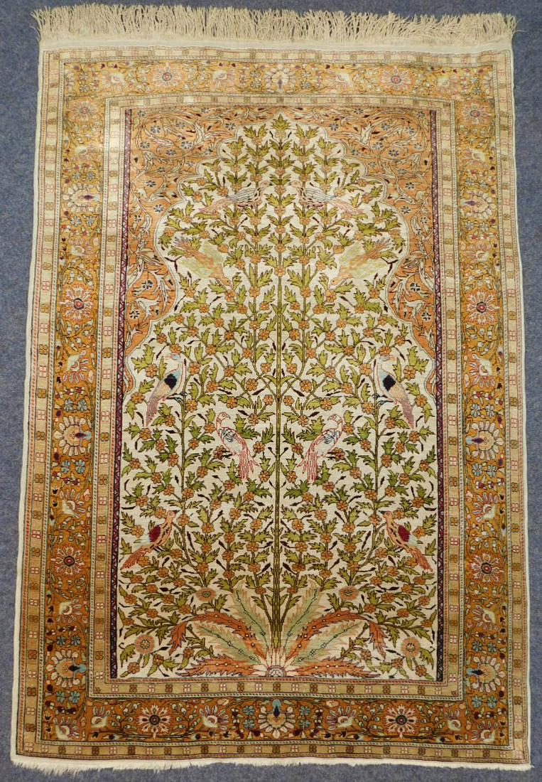 Kayserie. Prayer rug. Silk. Turkey. Old./Kayserie. (1 of 5)