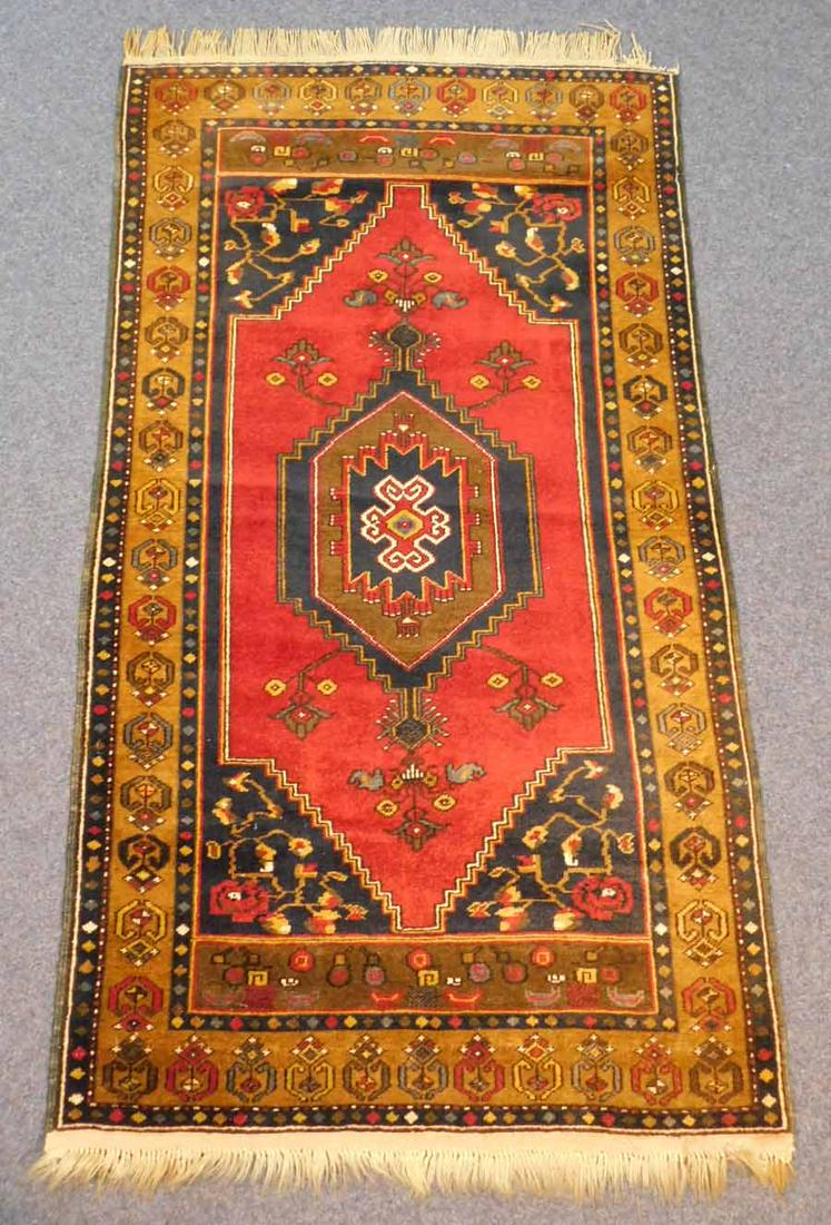 Yahyali Teppich. Anatolien Türkei.: 186 cm x 104 cm. HandgeknÃ¼pft. Wolle auf Wolle. Alt. Gekauft bei Basar 54, Istanbul. Versand kann organisiert werden.Yahyali carpet. Anatolia Turkey. Hand knotted. Wool on wool. Old. Bought at Baza