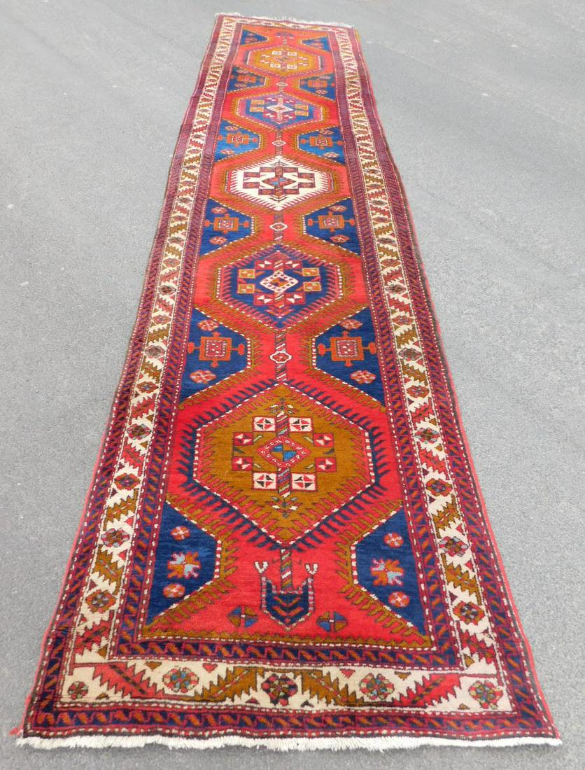 Meschkin Galerie Teppich, Läufer.: 444 cm x 101 cm. HandgeknÃ¼pft. Wolle auf Baumwolle. Versand kann organisiert werden.Meschkin gallery carpet, runner. Hand knotted. Wool on cotton. Shipping can be organized.
