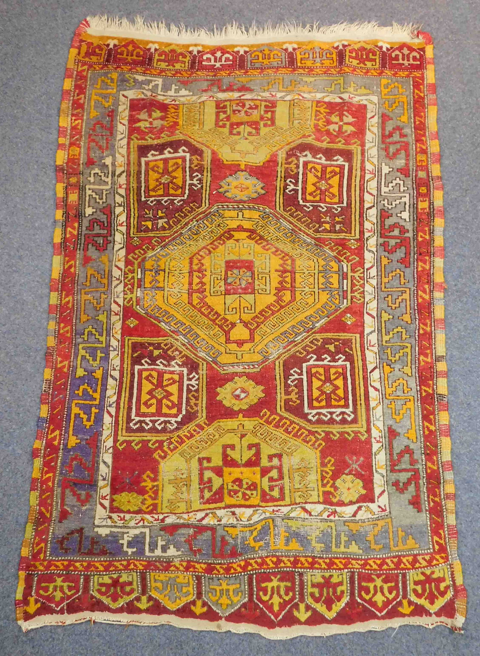Konya Dorfteppich. Türkei, Anatolien.: 190 cm x 125 cm. Handgeknüpft. Wolle auf Wolle. Wohl 100 - 140 Jahre alt. Antik. Versand kann organisiert werden. Konya village rug. Turkey, Anatolia. Hand knotted. Wool on wool. Probably 100 - 140 y