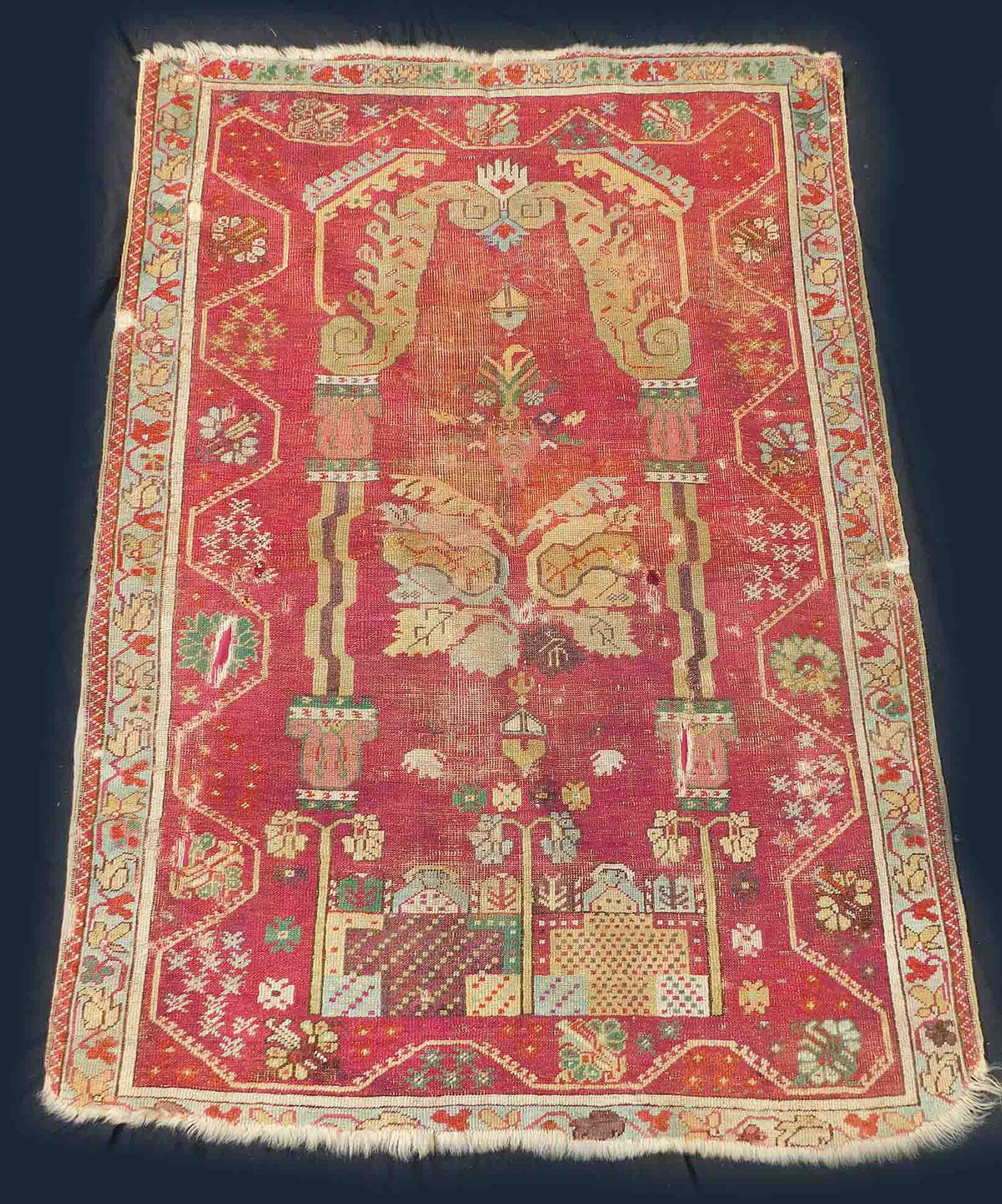 Kirschhir Gebetsteppich. Türkei antik.: 158 cm x 112 cm. Handgeknüpft. Wolle auf Wolle. Zustand siehe Fotos. Naturfarben. Circa 150 bis 200 Jahre alt. Versand kann organisiert werden. Kirschhir prayer rug. Turkey antique. Hand knotted. Woo