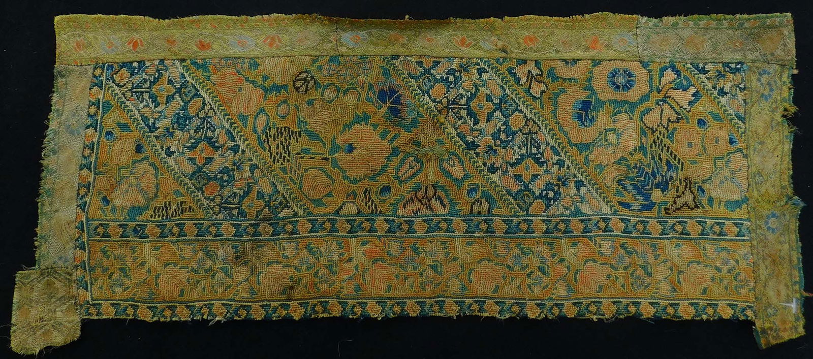 Stickerei Seide. Handarbeit. Um 1750. (1 of 2)