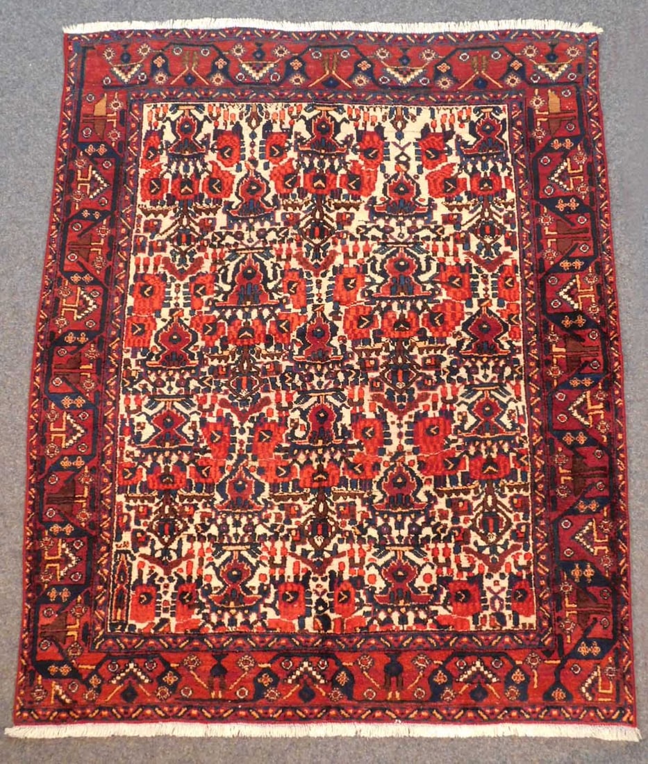 Afschar Stammesteppich. Alt. (1 of 4)