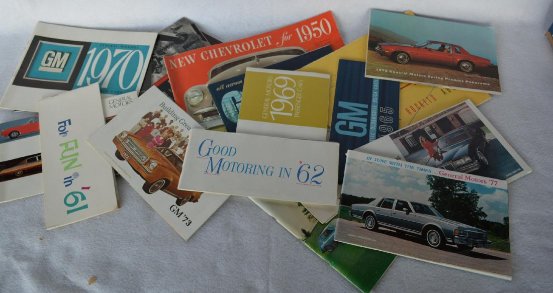 Grouping of 17 automotive showroom catalogues/ads: Grouping of 17 automotive showroom catalogues/ads mostly GM and Chevrolet, 1 Oldsmobile 1950 foldout ad. Mostly 50,s 60,s and 70, in very good condition.