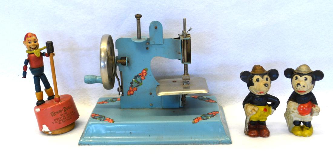 Grouping of 3 vintage toys including a mechanical Howdy: Grouping of 3 vintage toys including a mechanical Howdy Doody figurine holding NBC microphone and marked No. 180 by Khoner Products, copyright by Bob Smith - 3.75"H – small paint splot on base, othe