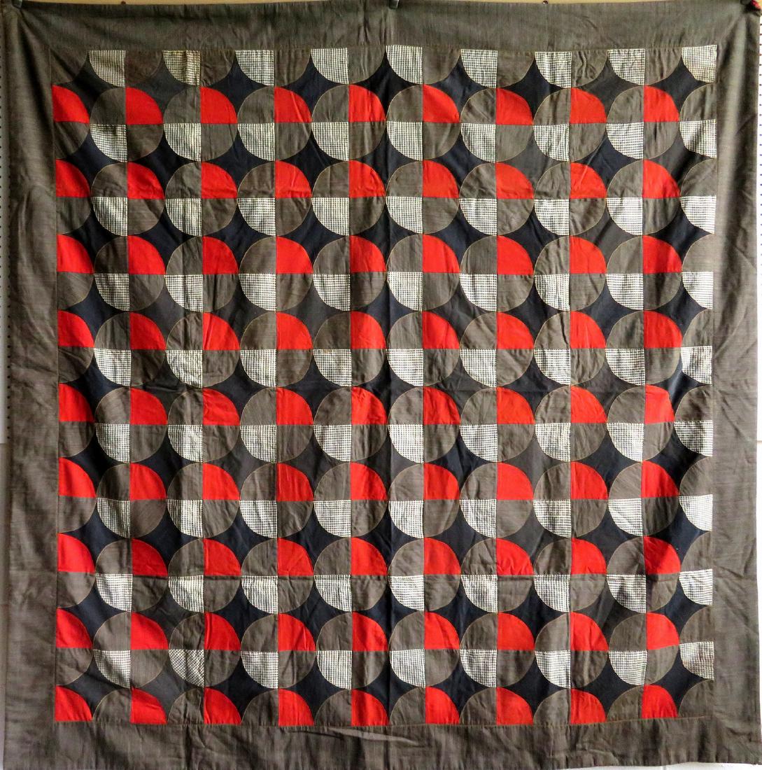 Graphic patchwork quilt, machine sewn, very good (1 of 5)