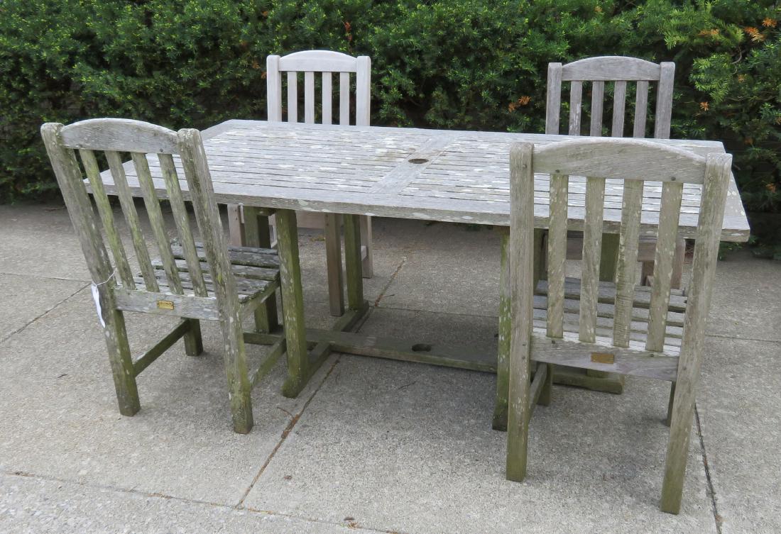 Smith and Hawkins rectangular shaped teakwood patio (1 of 4)