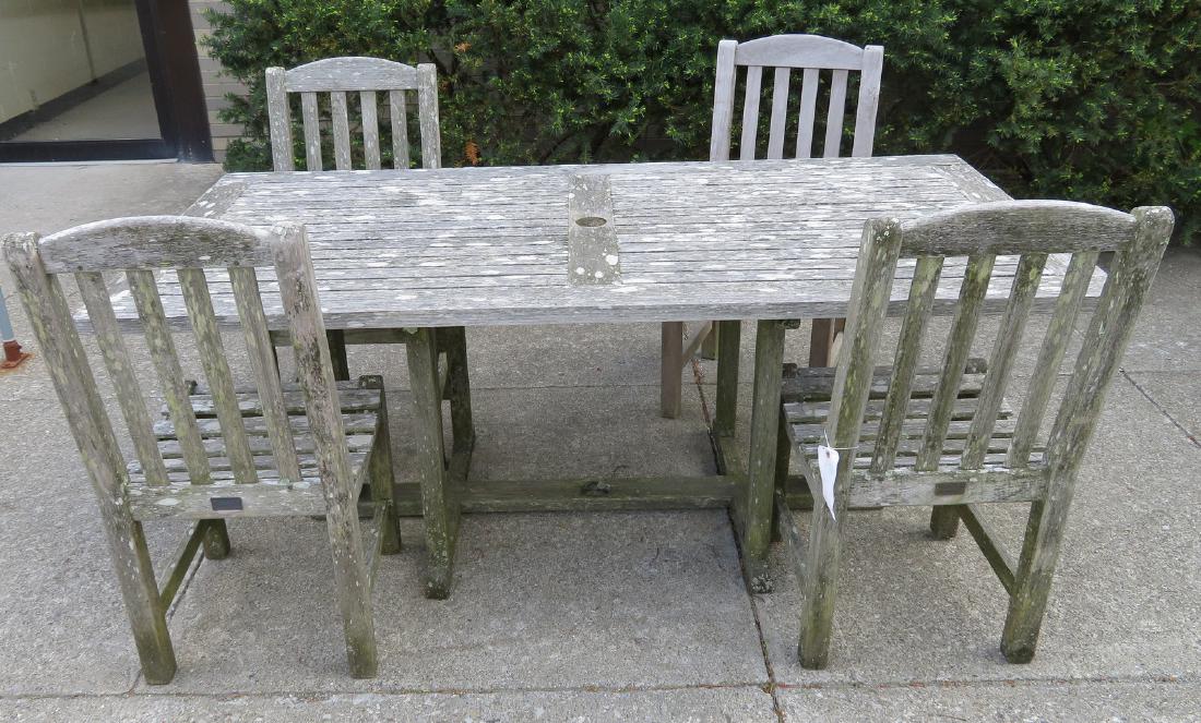 Smith and Hawkins rectangular shaped teakwood patio (1 of 5)