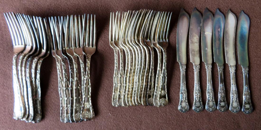 Set of 24 pieces of Tiffany & Co. Sterling flatware in (1 of 6)
