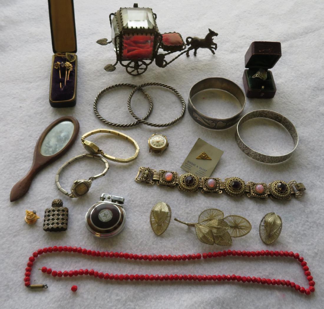 Grouping of lady's decorative objects including: A (1 of 10)