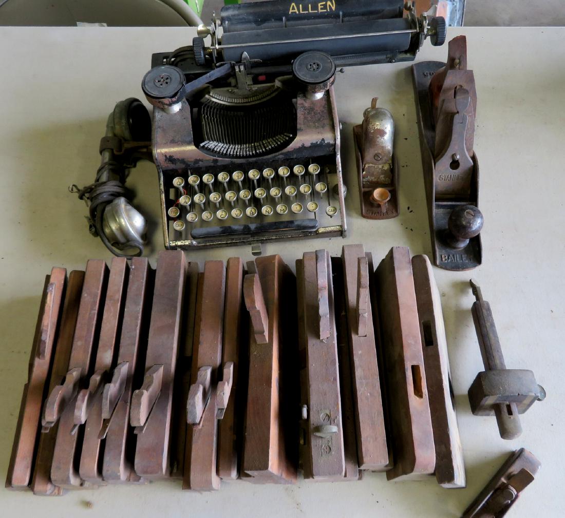 Grouping old tools...... (1 of 3)