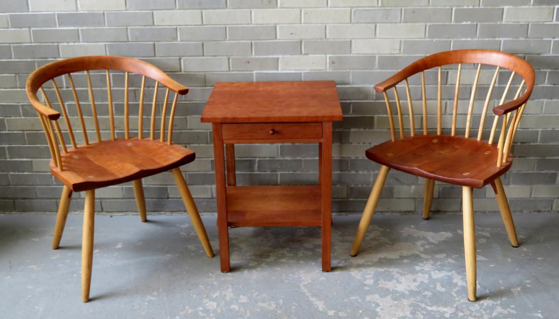 Thomas Moser ( 20th century, Maine). Three pieces of: Thomas Moser ( 20th century, Maine). Three pieces of high quality custom made furniture pieces including 2 stylized Windsor bow back side chairs in mixed hardwoods, together with a Moser cherry 1 draw