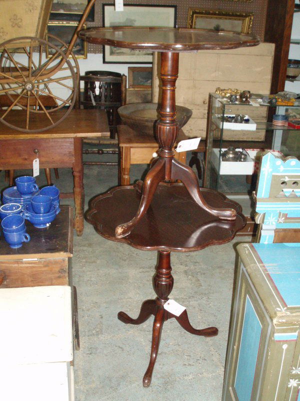 Two Queen Anne-Style Mahogany Tea Tables: Two Queen Anne-Style Mahogany Tea Tables