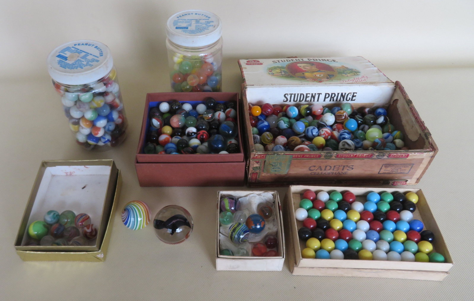 Grouping of mostly vintage marbles, early to mid 20th: Grouping of mostly vintage marbles, early to mid 20th century. See photos for details. Most in good condition