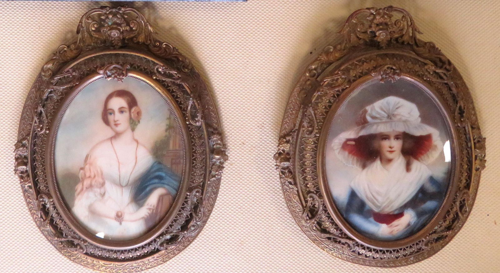 Two miniature French portraits of beautiful ladies in (1 of 5)