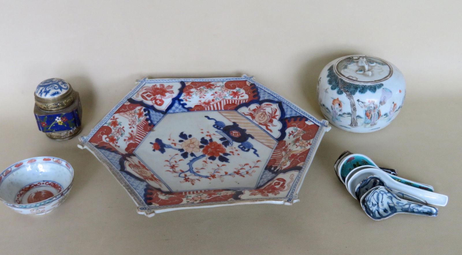 Grouping of oriental decorative objects including 8 (1 of 10)