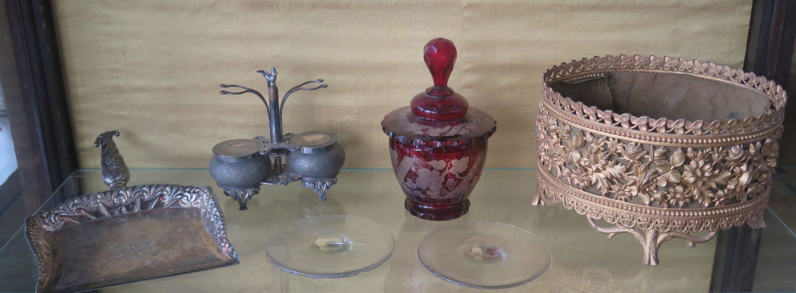 Grouping of decorative objects including: A cranberry (1 of 11)