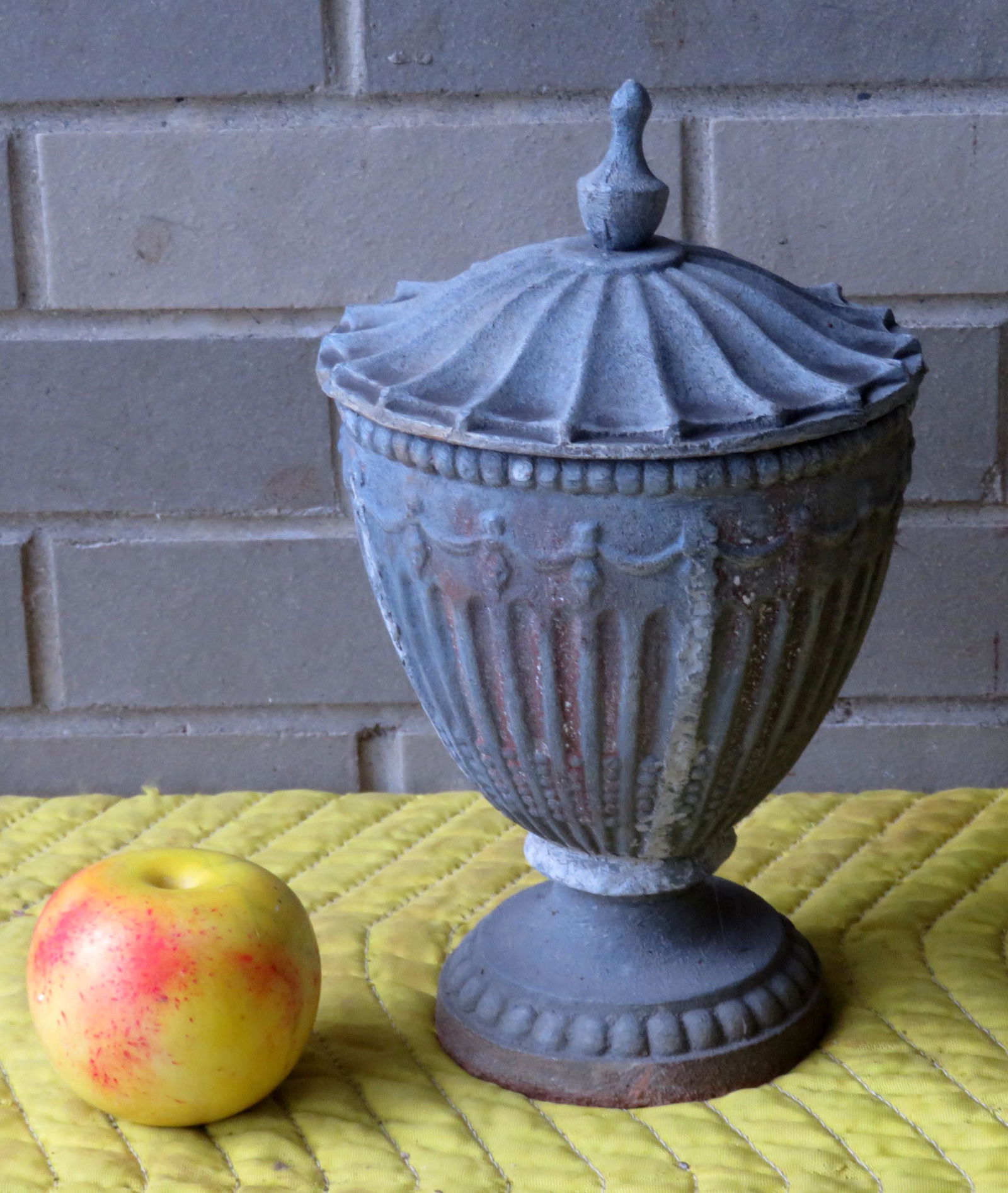 A covered zinc urn, 19th/20th century. (1 of 10)