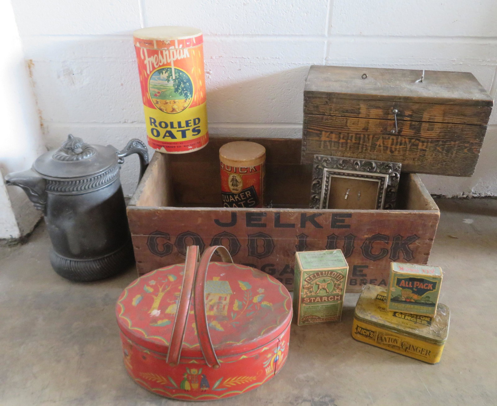 A grouping of mostly advertising items including a: A grouping of mostly advertising items including a wooden Jello box, a large wooden Jelke Good Luck Margarine box, vintage Quick Quaker Oats cereal box, vintage Grand Union Freshpak Rolled Oats box, o