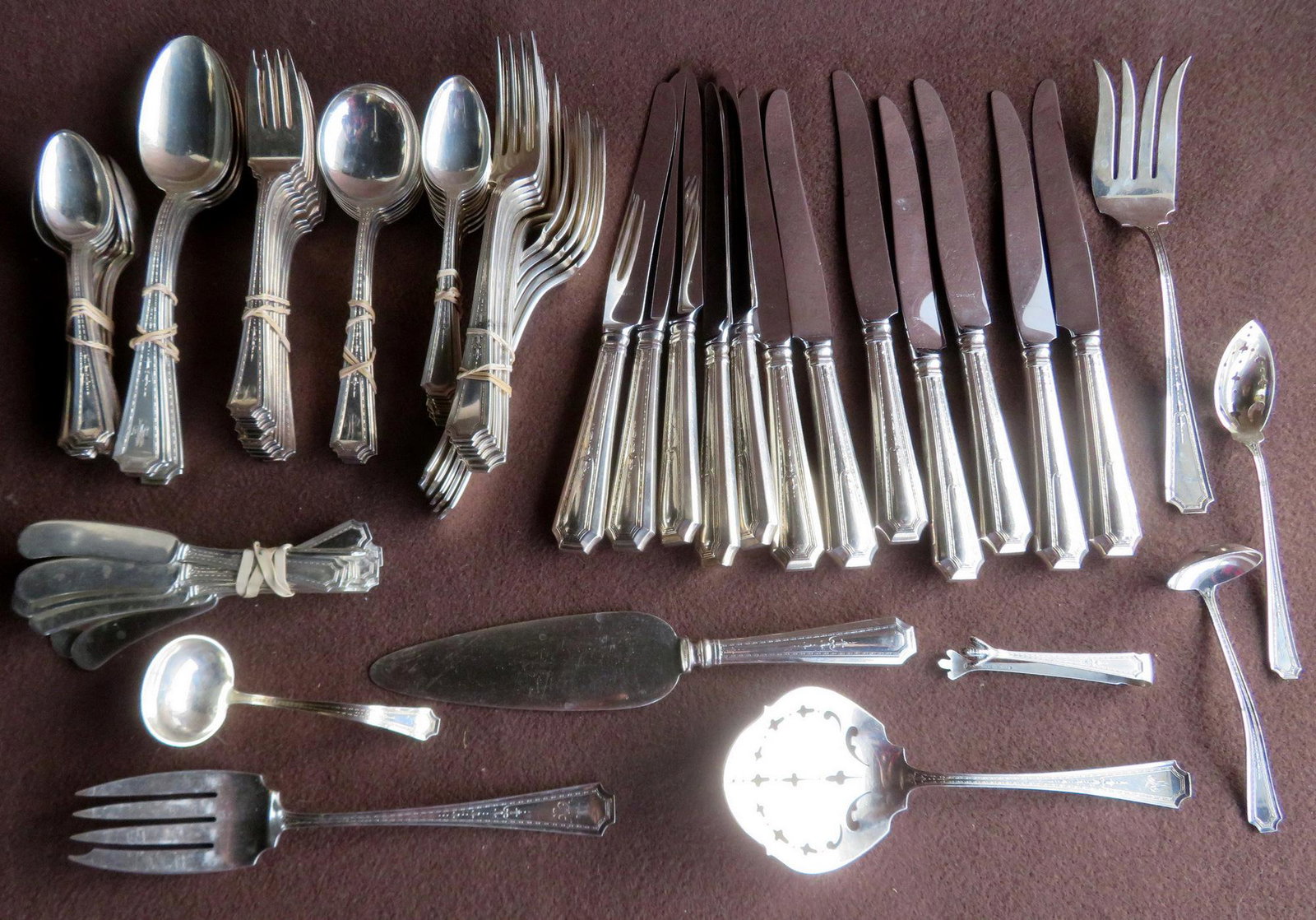 Gorham sterling flatware set, 87 pieces, Colfax pattern: A Gorham sterling silver Colfax pattern flatware set, 87 pieces, including: 12 dinner forks, 12 fish forks, 22 teaspoons, 12 butter knives, 12 dinner knives, 6 soup spoons, 5 large spoons, 2 serving f