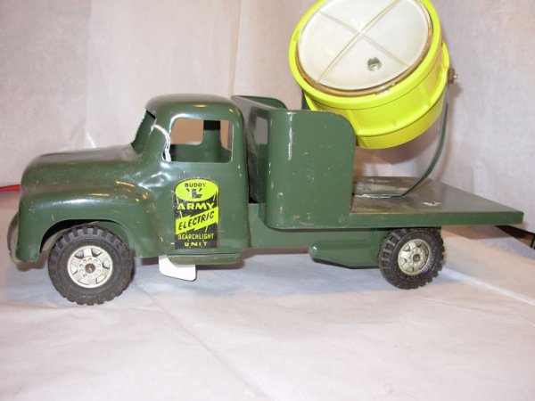 Buddy-L Army search light truck 1957 International : Buddy-L Army search light truck 1957 International missing grill #5515 very good cond