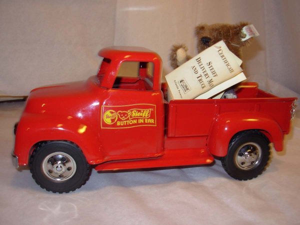 Desalle Tonka/Steiff pickup truck 1 of 1500 mint c: Desalle Tonka/Steiff pickup truck 1 of 1500 mint cond