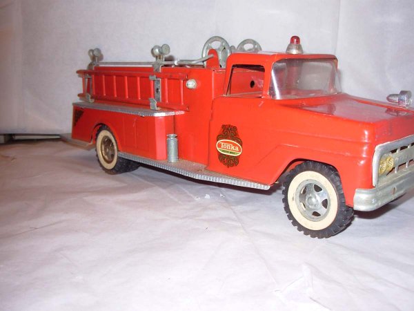 Tonka Fire Pumper, missing hose and 1 ladder. Very: Tonka Fire Pumper, missing hose and 1 ladder. Very good cond, needs a cleaning