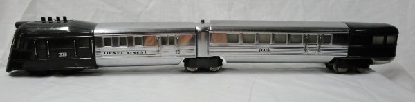 Set of Lionel trains in original boxes - Flying Ya: Set of Lionel trains in original boxes - Flying Yankee engine 616E engine with coupler cars #616 adn #617 passenger cars (2) and Lionel booklet