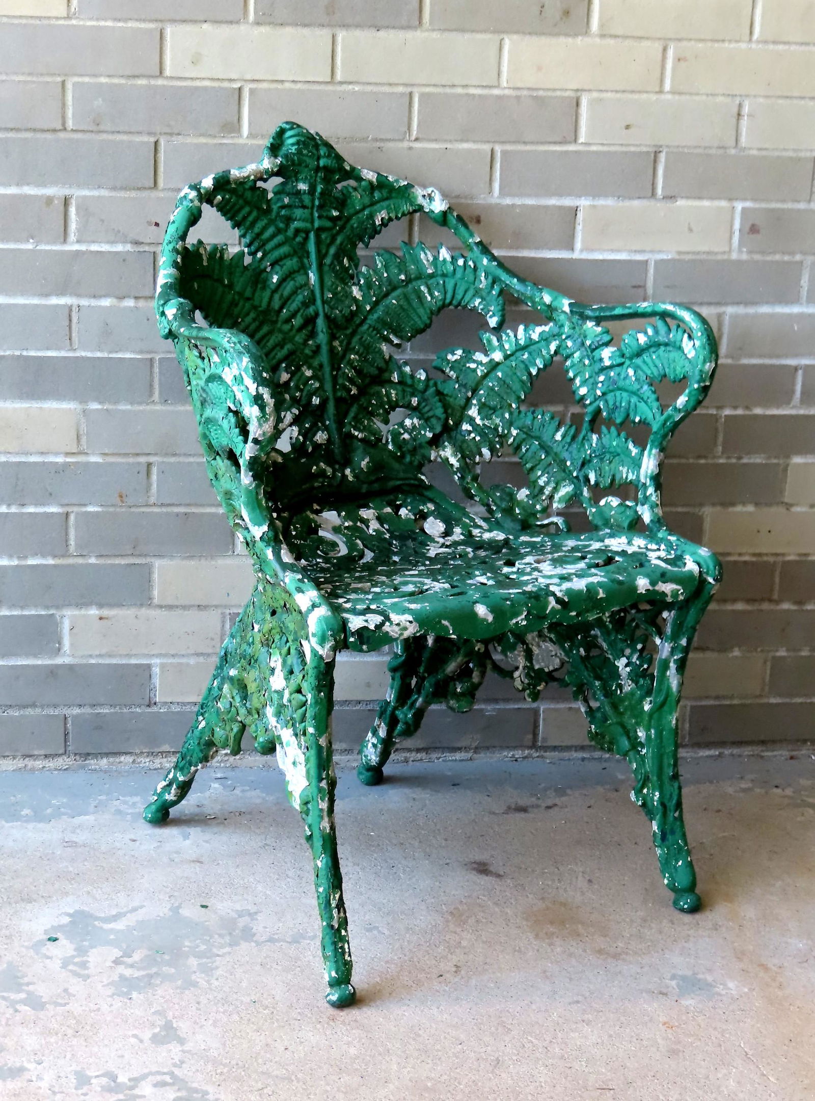 An early cast zinc fern pattern garden seat, layers of (1 of 11)