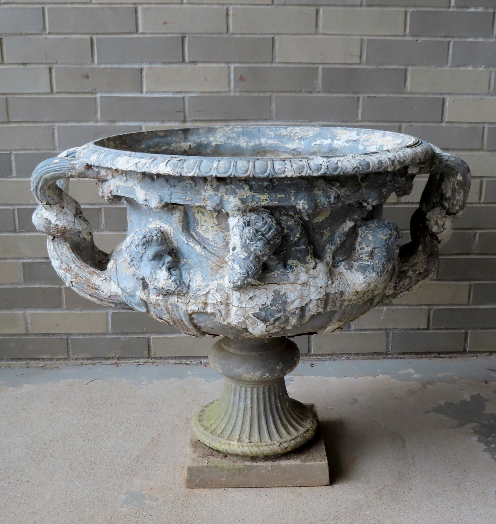 A large Victorian classical zinc urn with twisted root (1 of 16)