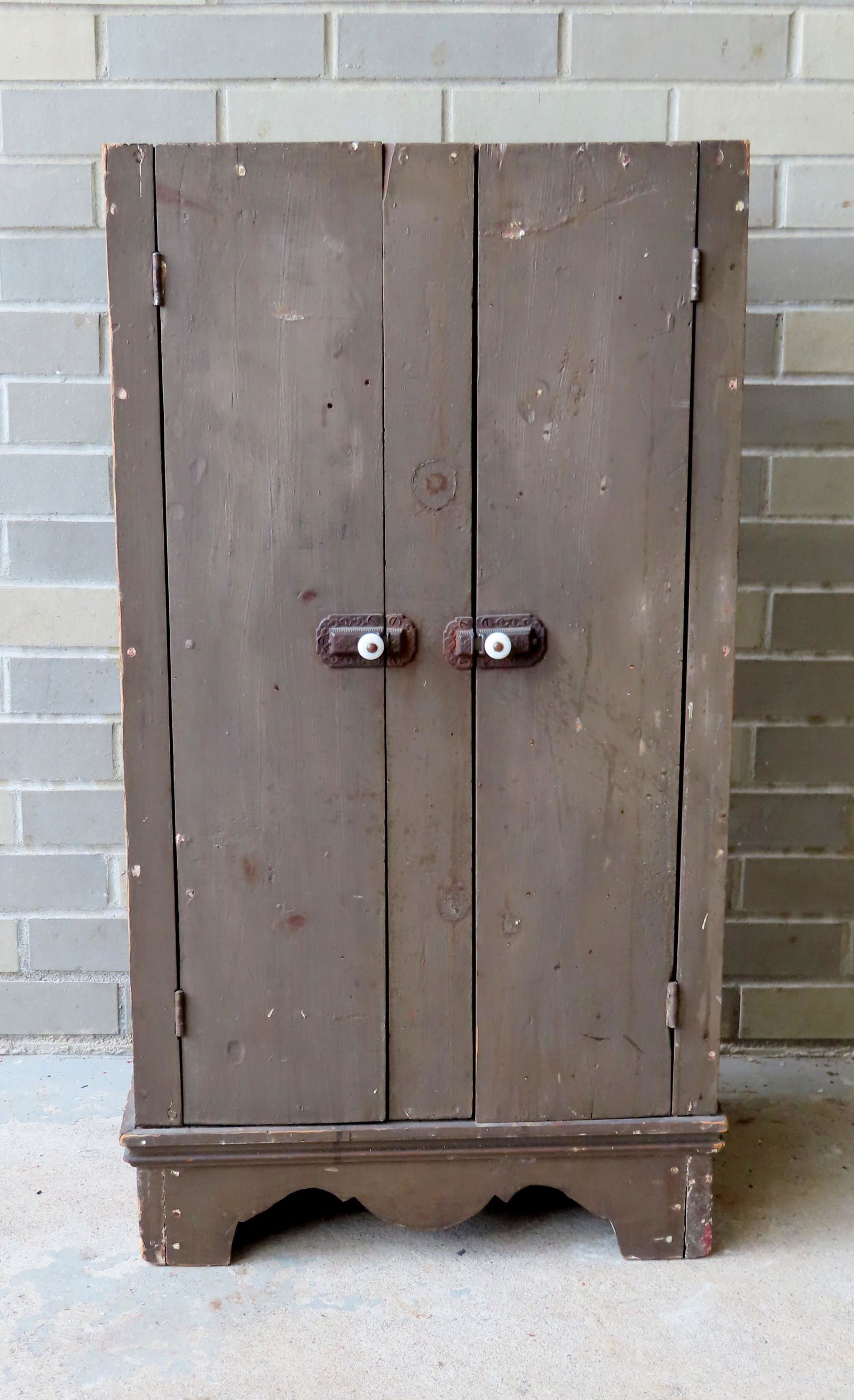A small 2 door cupboard in original green paint, 3Q19th (1 of 5)
