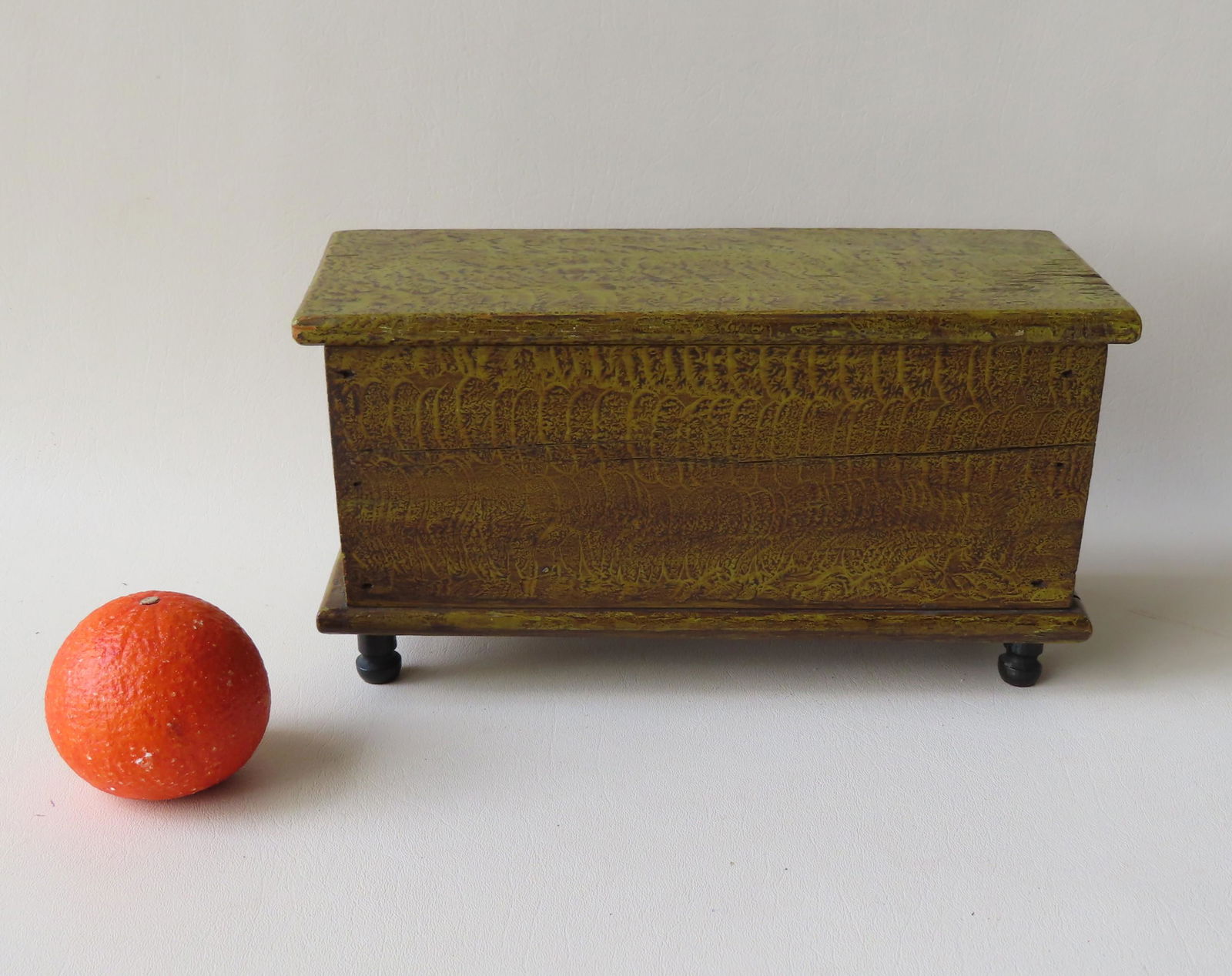 A miniature Pennsylvania blanket box in original (1 of 8)