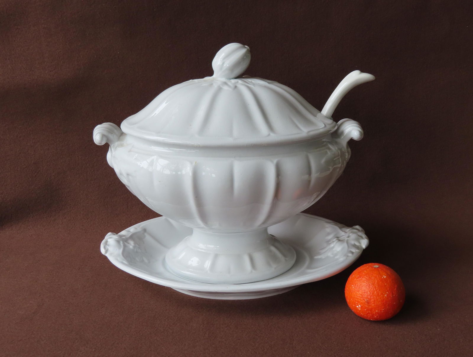 An outstanding large white ironstone soup tureen and (1 of 11)