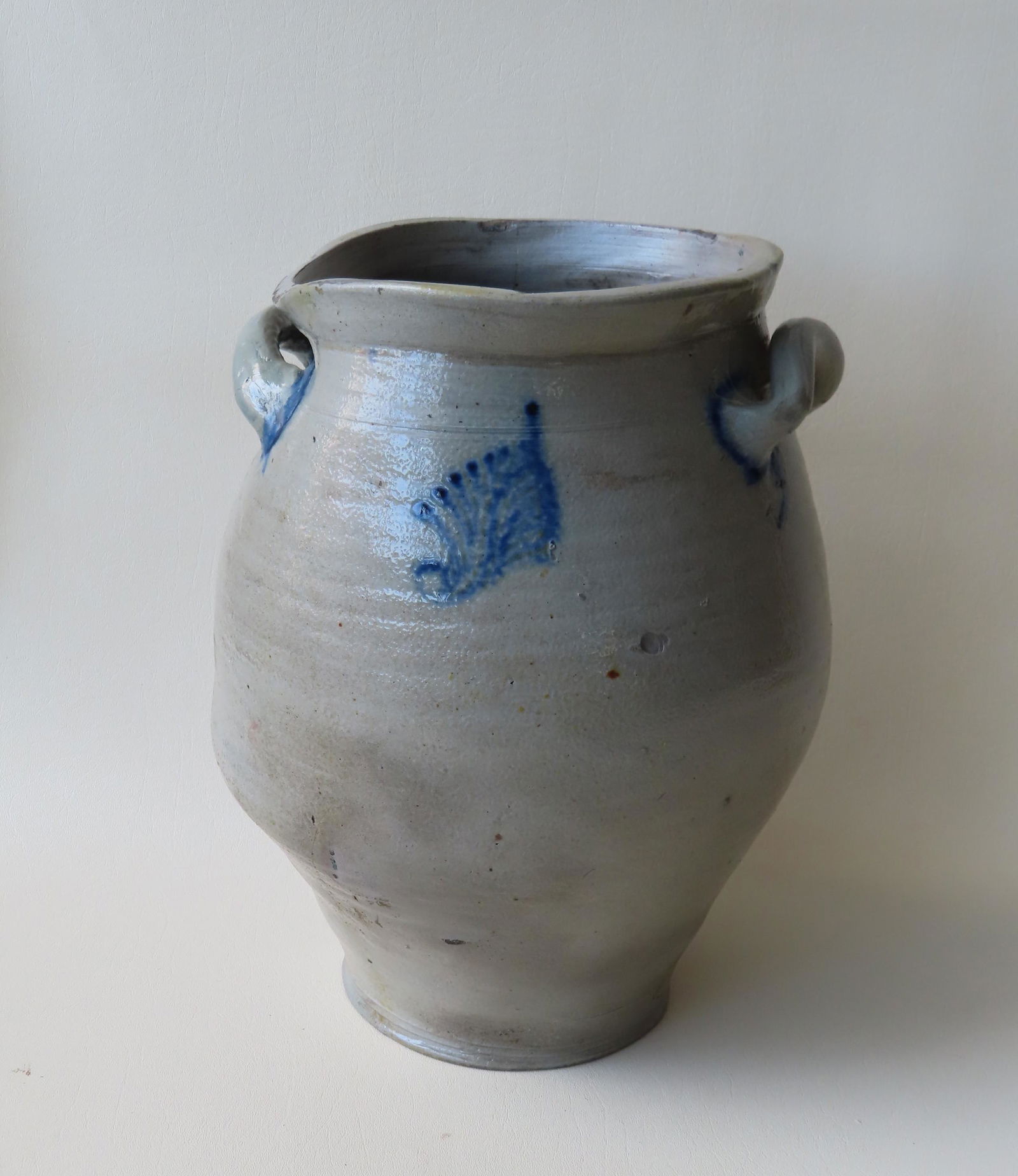 A stoneware ovoid crock with cobalt blue leaf (1 of 8)