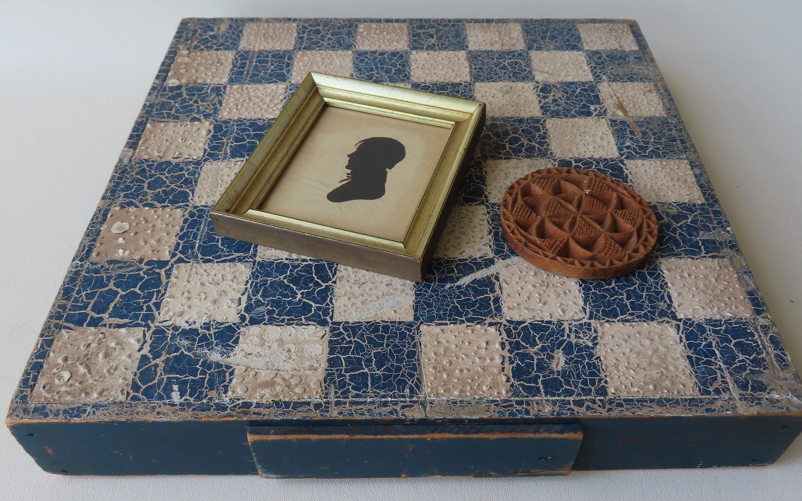 Grouping of country items including: Silhouette (1 of 9)