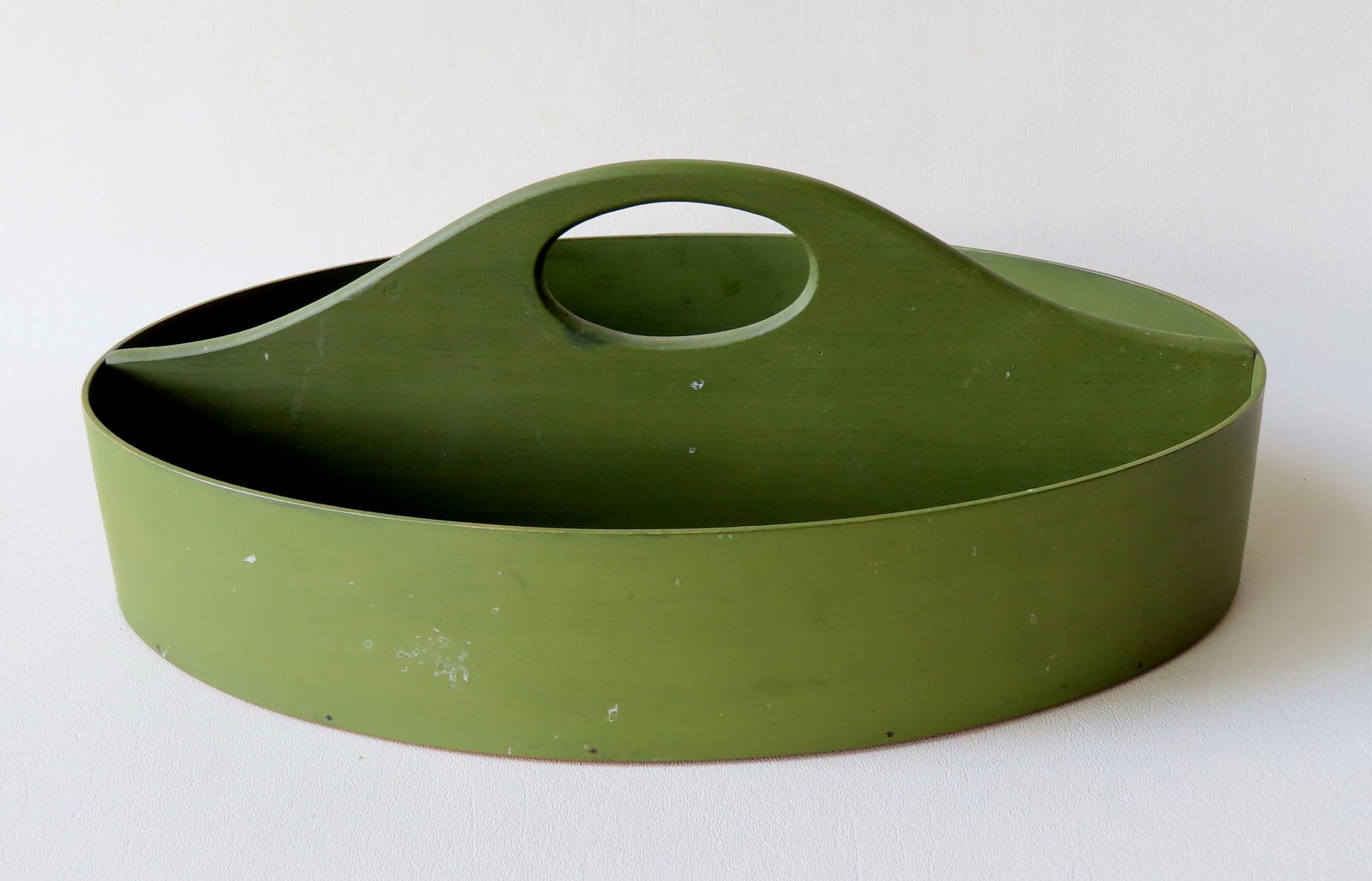 A good reproduction Shaker carrier signed Lehay, in (1 of 3)