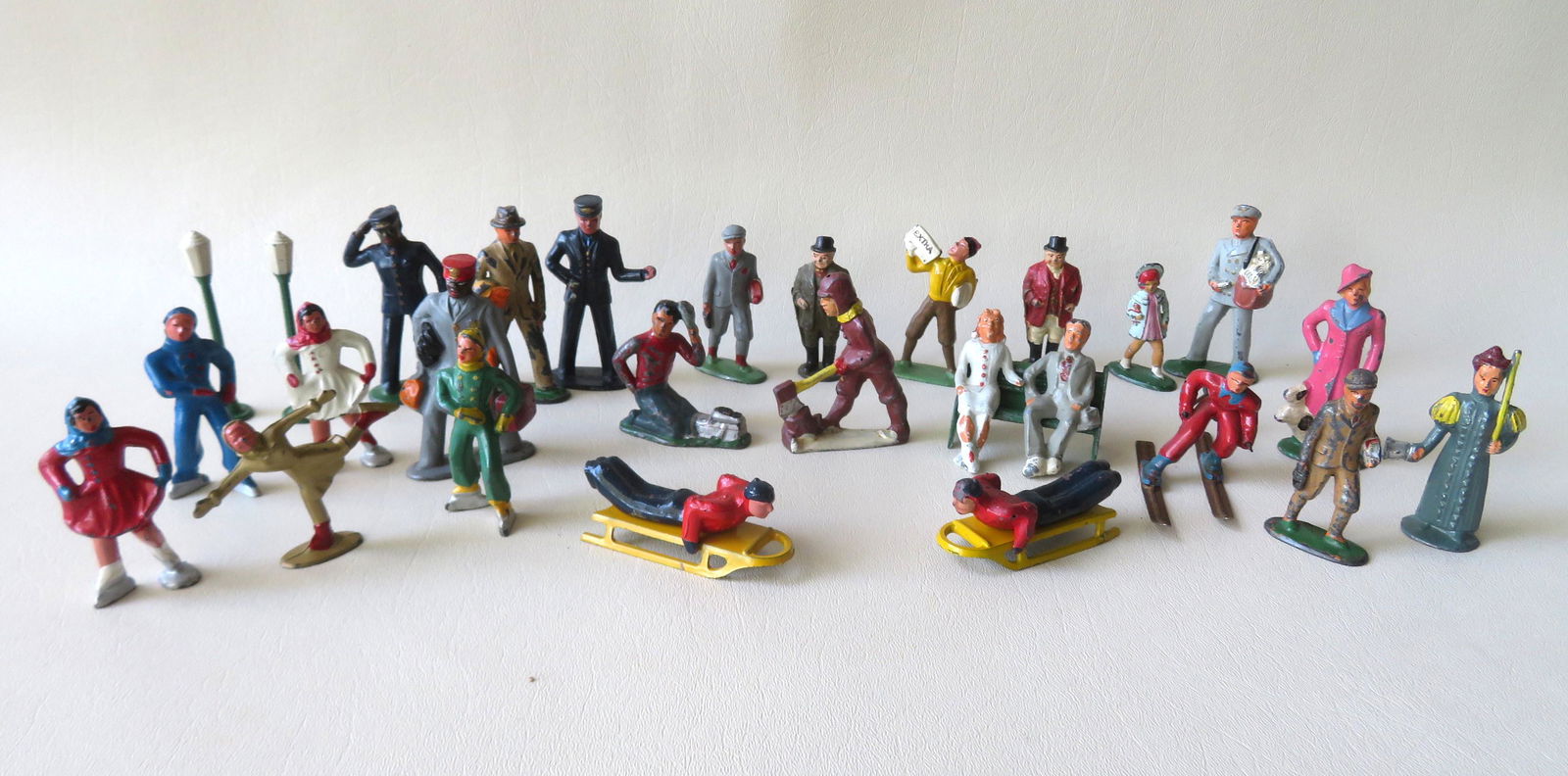 Grouping of 30 lead figures, some signed Barclay: (1 of 15)