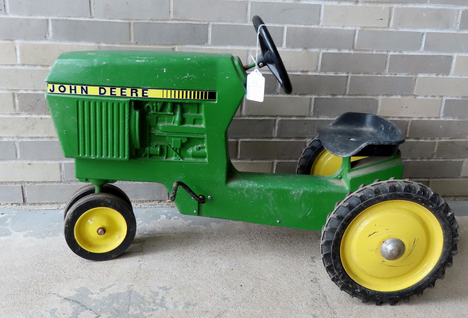 A John Deere chain driven cast aluminum peddle tractor (1 of 7)