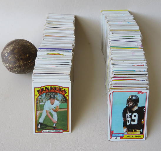 A grouping of over 500 baseball and football cards Sep 05, 2021
