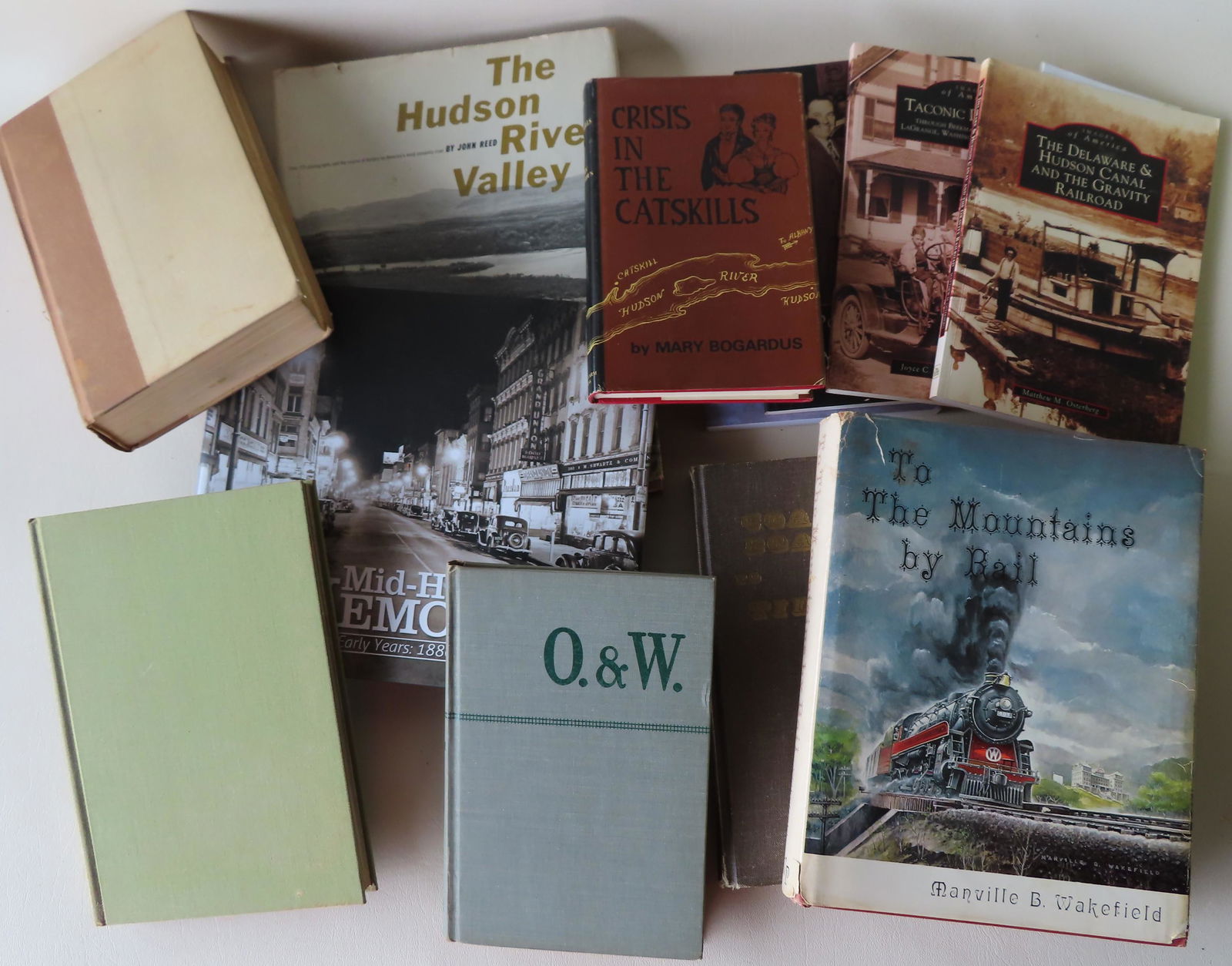 Grouping of xx Hudson Valley reference and history (1 of 8)