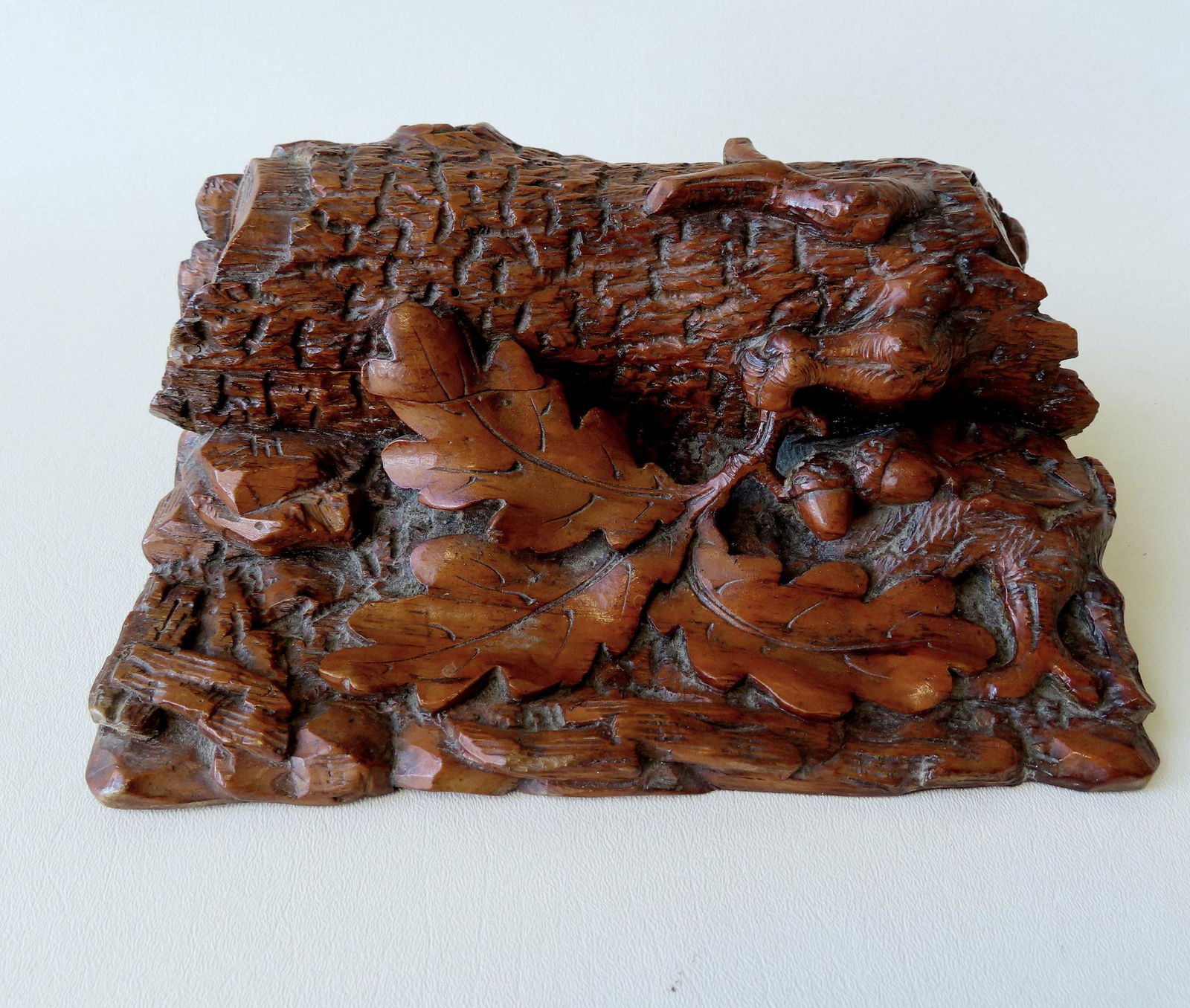 The best rustic carved wooden inkwell. The lid in the (1 of 6)