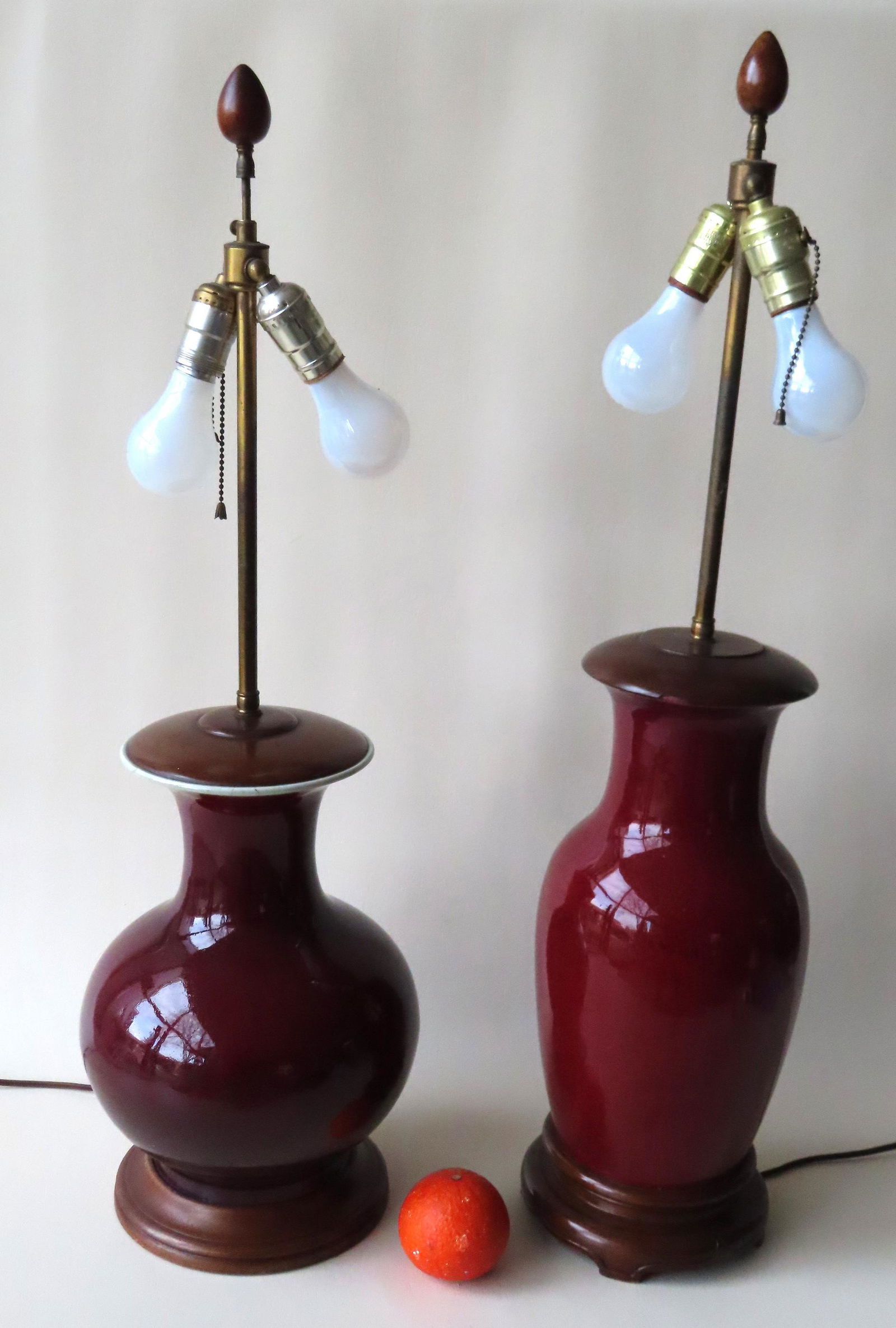 Two Chinese oxblood table lamps with good silk shades, (1 of 14)